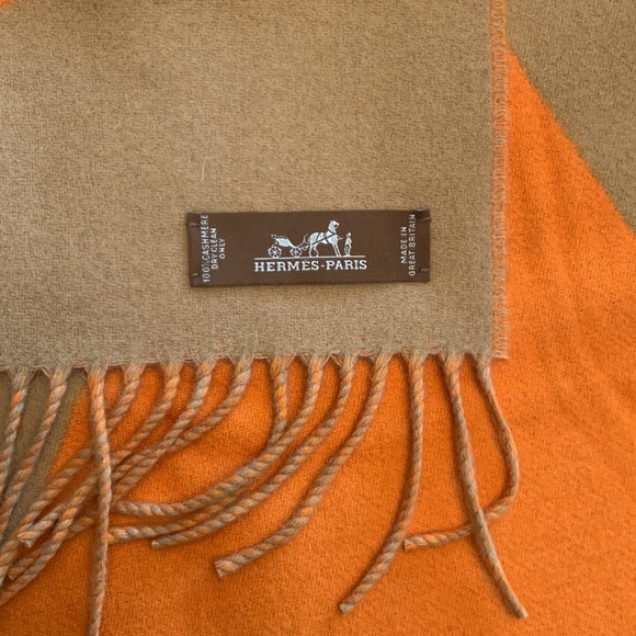 Hermes cashmere scarf in orange and camel - Picture 3 of 4